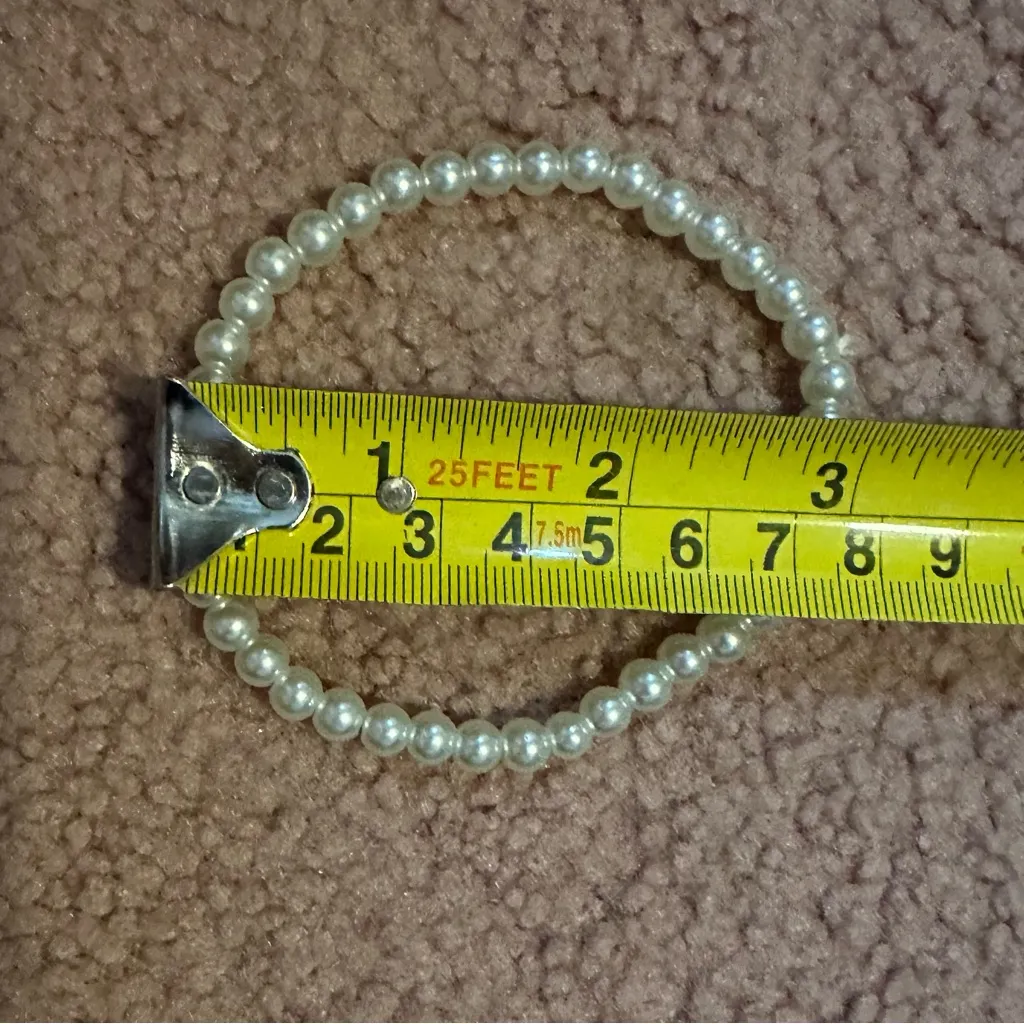 EUC Faux Pearl And Gold Tone Elastic Beaded Bracelets Average Sized Wrist Retro White - Image 3