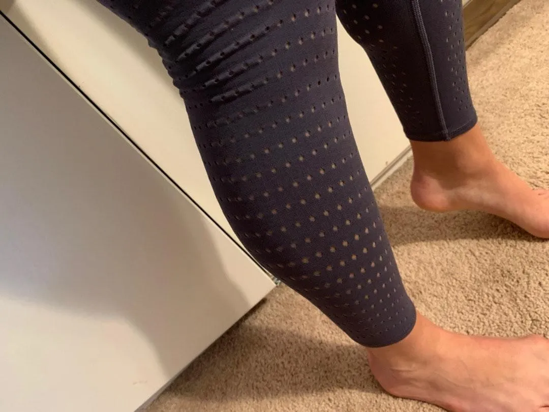 Lululemon Leggings Size 4 - Image 5