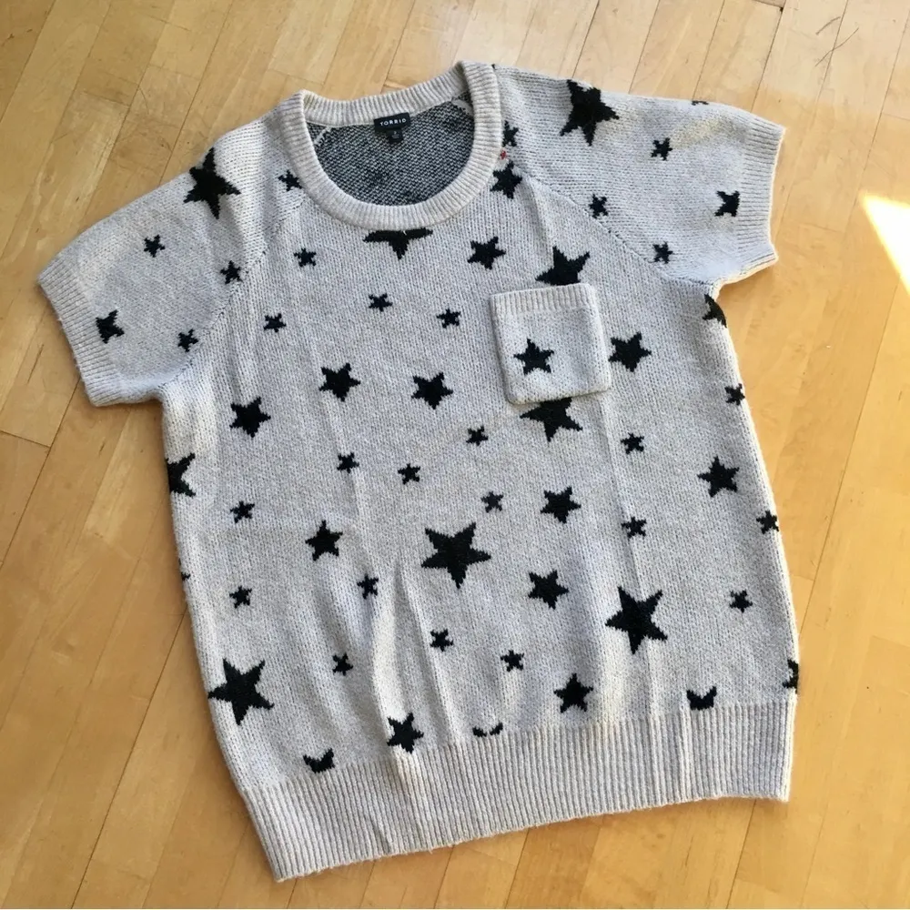 Torrid Stars Short Sleeve Lightweight Sweater, Tan, Black, Size 2 (2X or 18/20) - Image 2