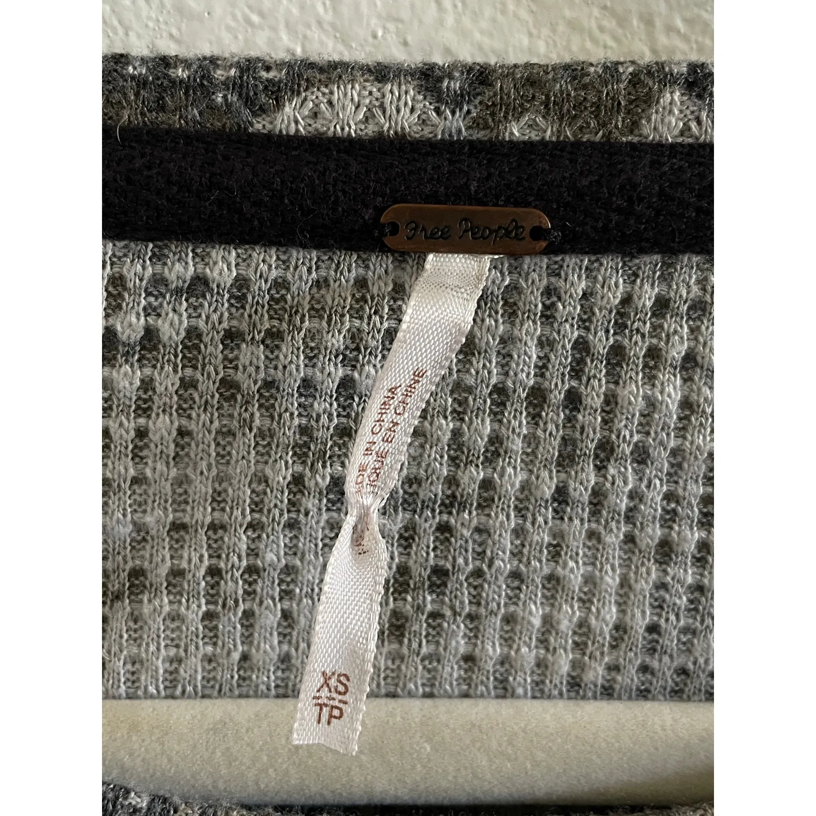 Free People Black Floral Waffle Knit Top XS Boho Streetwear Slouchy Long Sleeve - Image 6