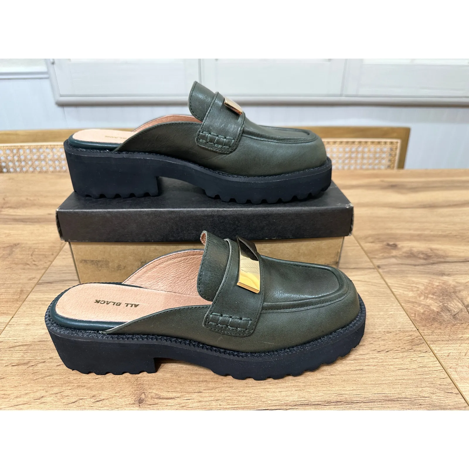 All Black Flat Buckle Mule Green Sz 8.5/9 US 39 EU NIB Minimalist Sleek Stylish - Image 3