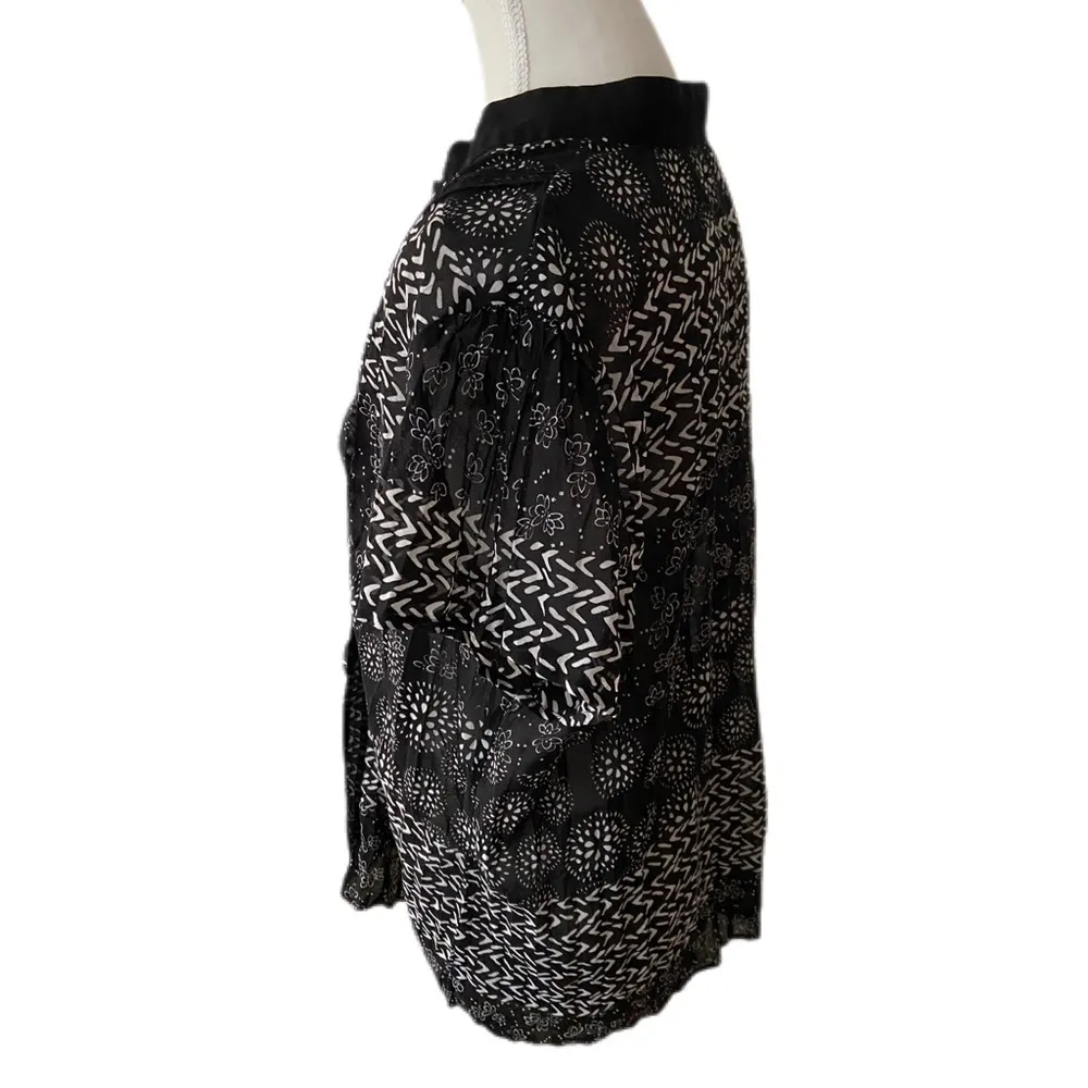 NY Collection Black and White Pattern Short Sleeve Blouse Sheer Size Large - Image 2