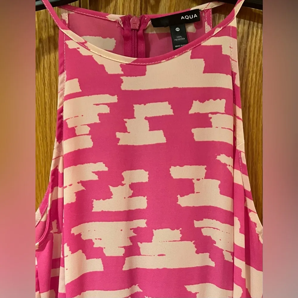 AQUA Hot Pink Fuchsia & White Abstract Geometric Print Racer Back Romper Size XS - Image 4