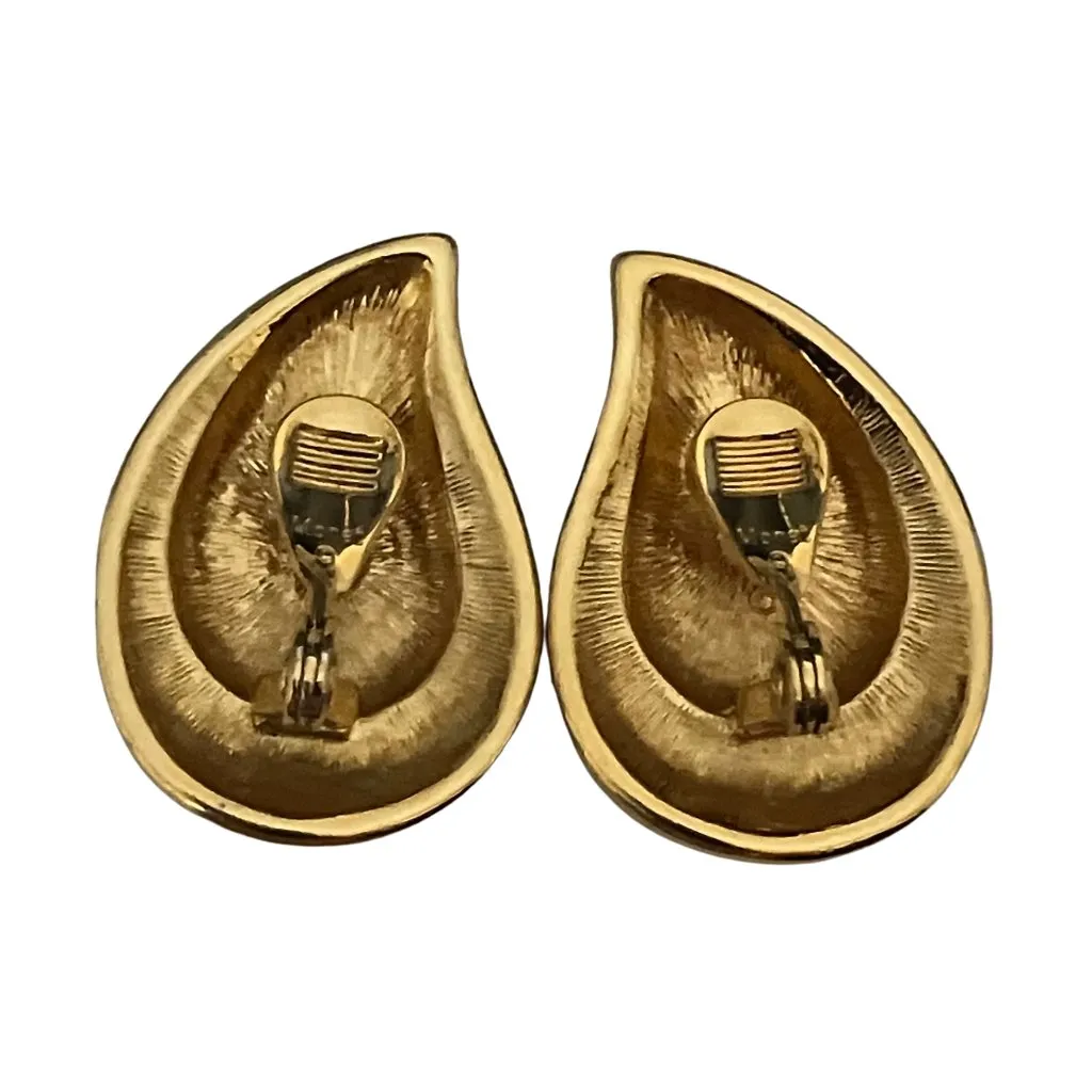 Vintage Signed Monet Enamel White Gold Tone Clip On Teardrop Earrings Retro - Image 5