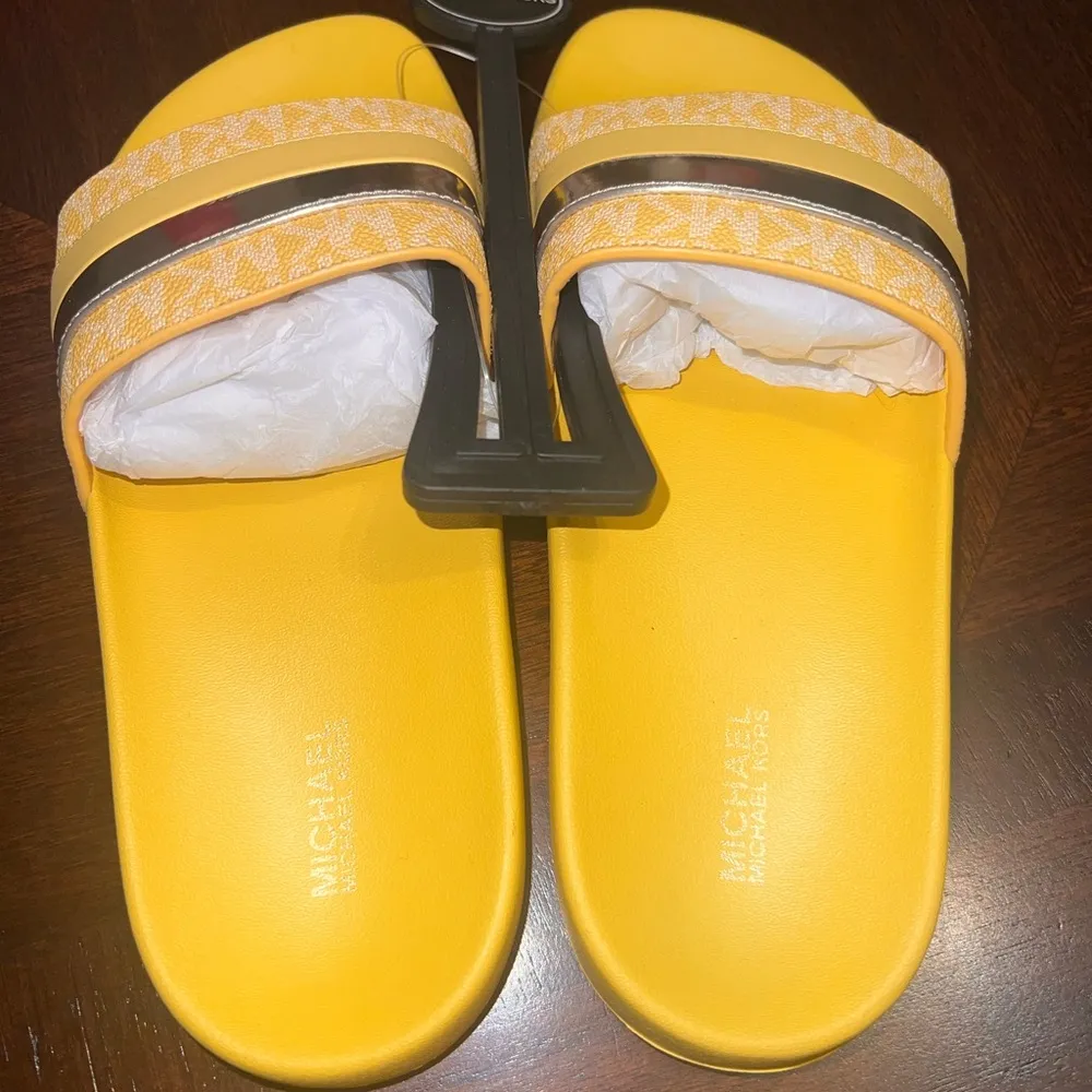 Brand: Michael Michael Kors
Michael Kors Brandy Slide Sandal - Image 6