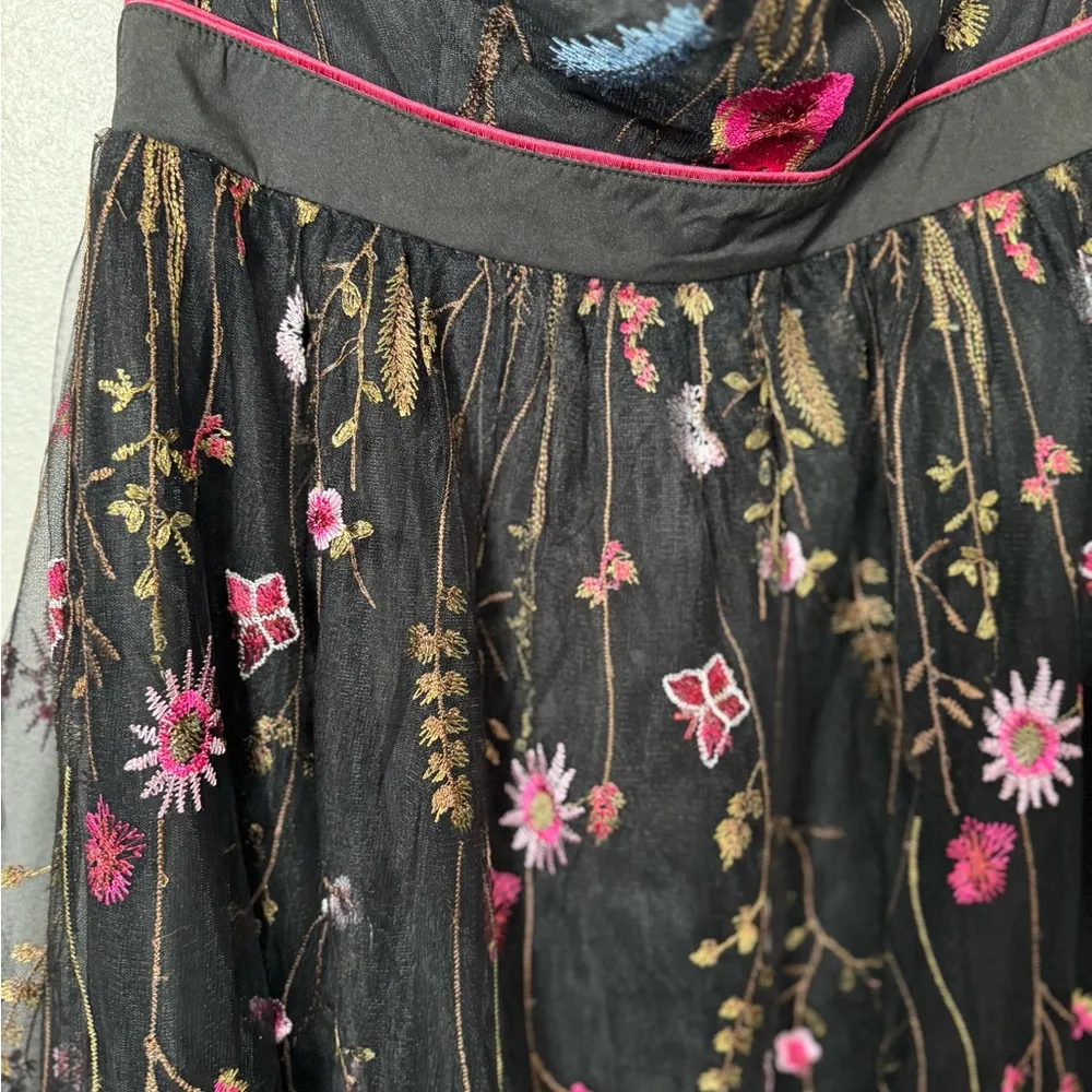 Lulu’s For the Frill of It Black Embroidered Strapless Midi Dress Medium - Image 12