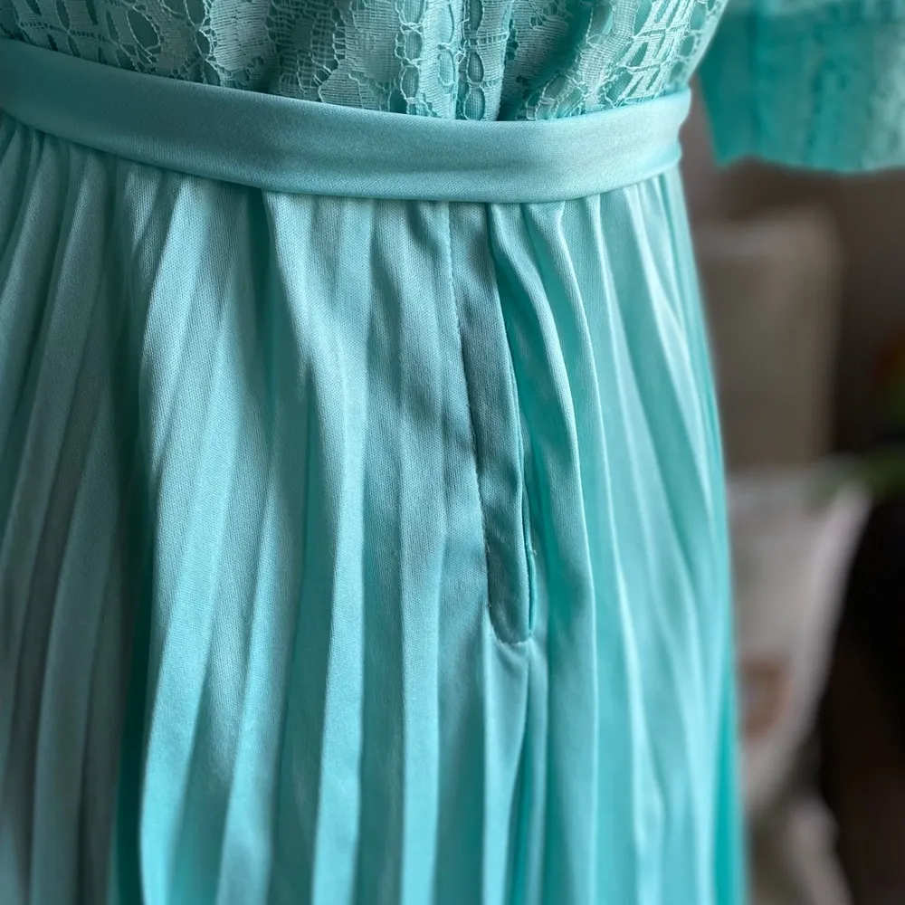 Vintage Lace Teal knee - Image 6