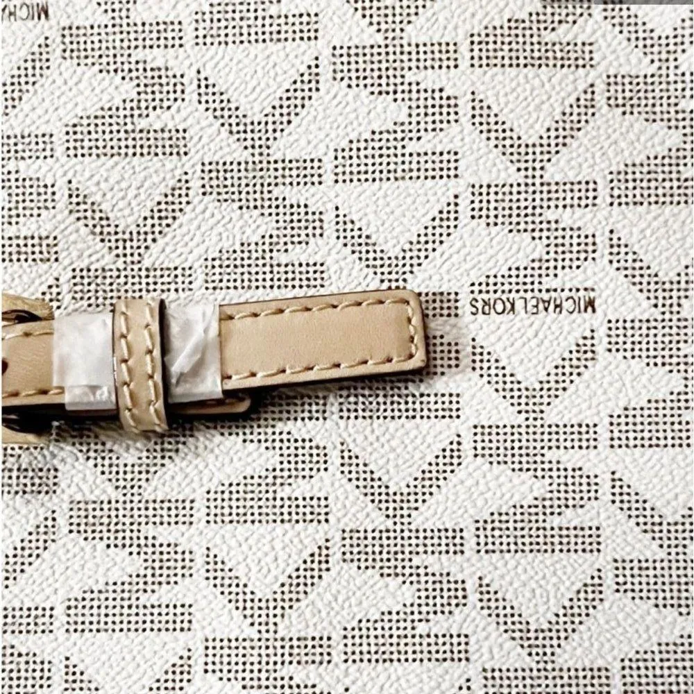 Michael Kors Jet Set Travel Leather Trim Tote Bag in Vanilla
NWT - Image 9