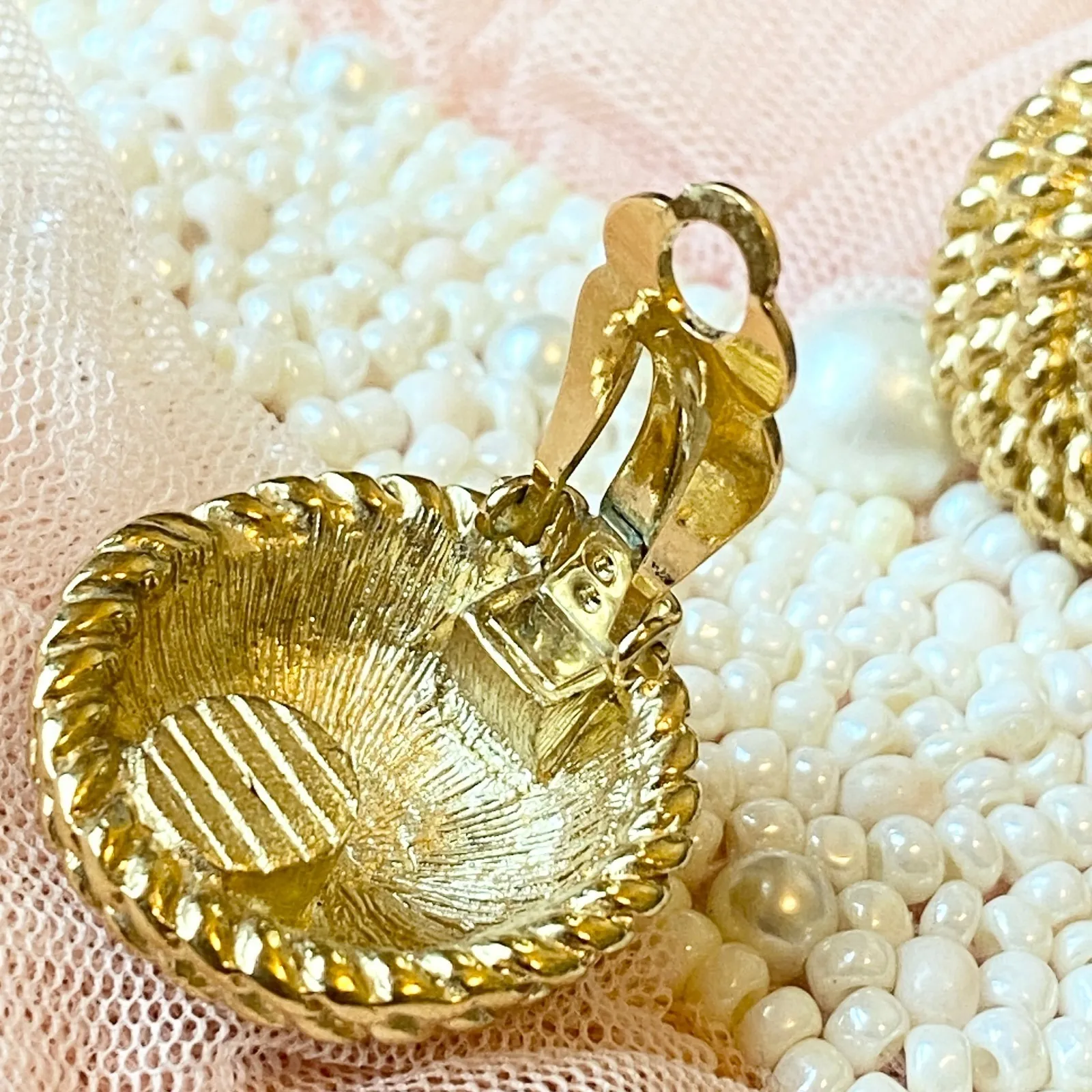 Vintage Y2K Givenchy Paris New York Gold Twisted Rope Round Clip On Earrings - Image 7