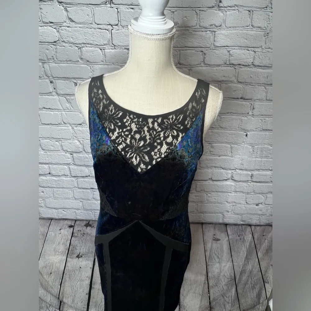 Ecote urban outfitters lace and velour mini dress size med - Image 11
