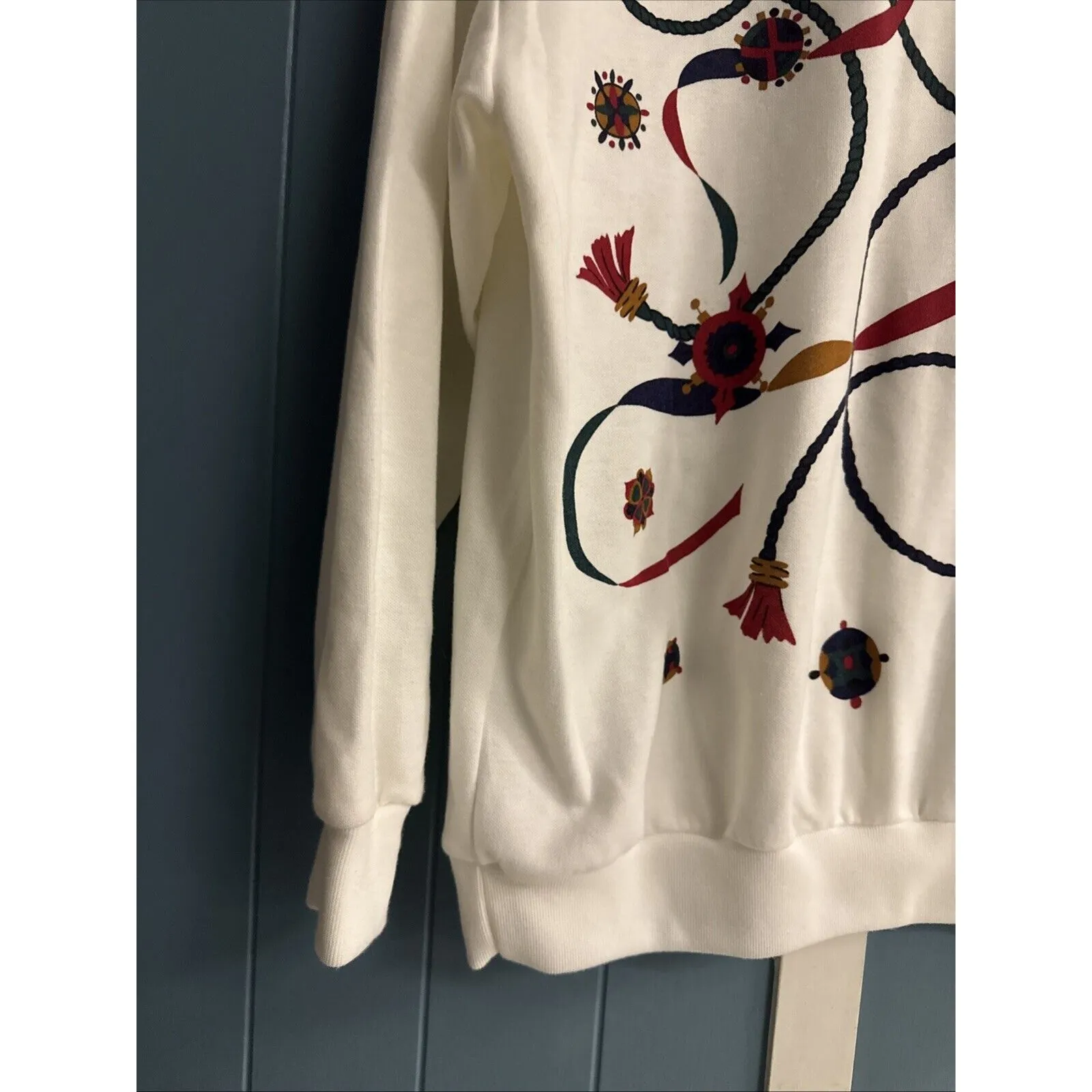 Grannycore Sweatshirt Women’s L Distressed Western Floral Festive Grandma Style White Size L - Image 4