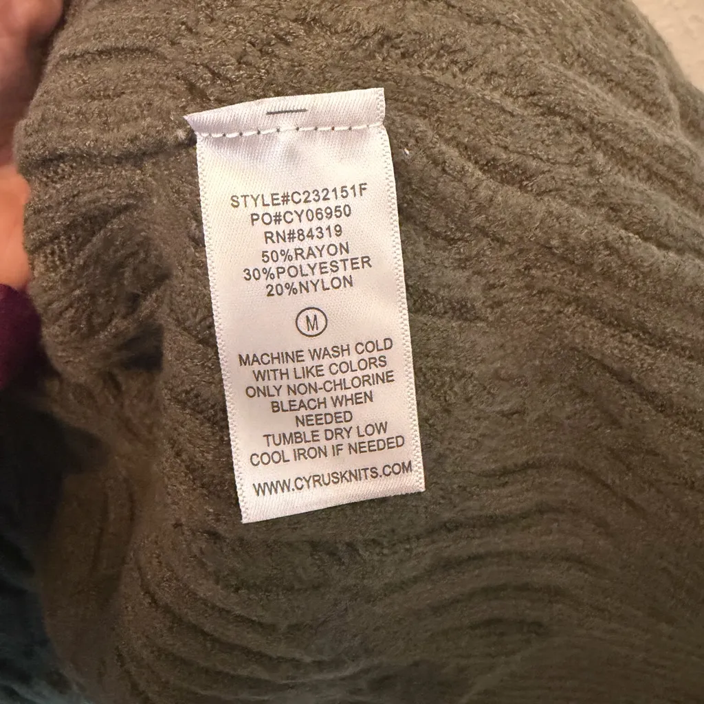 Cyrus Brown Cable Knit Women's Cardigan - Image 4