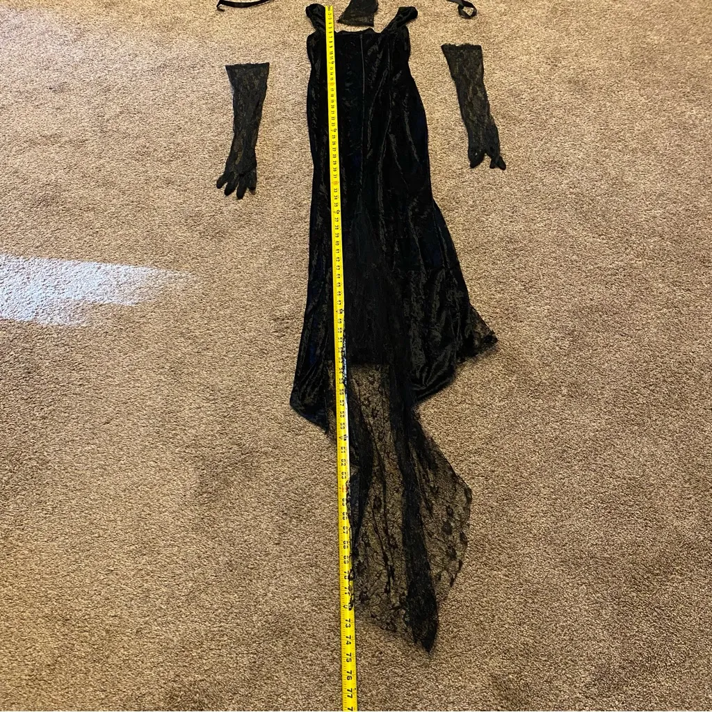 Vampire Halloween Costume Women’s Size M/L - Image 5