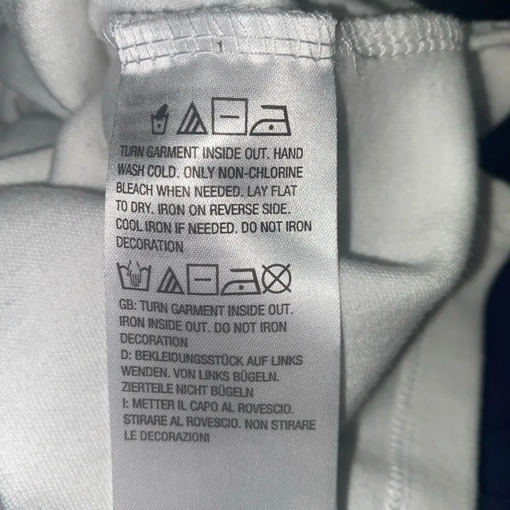 Quacker Factory Embroidered Rhinestone Embellished Top M - Image 16