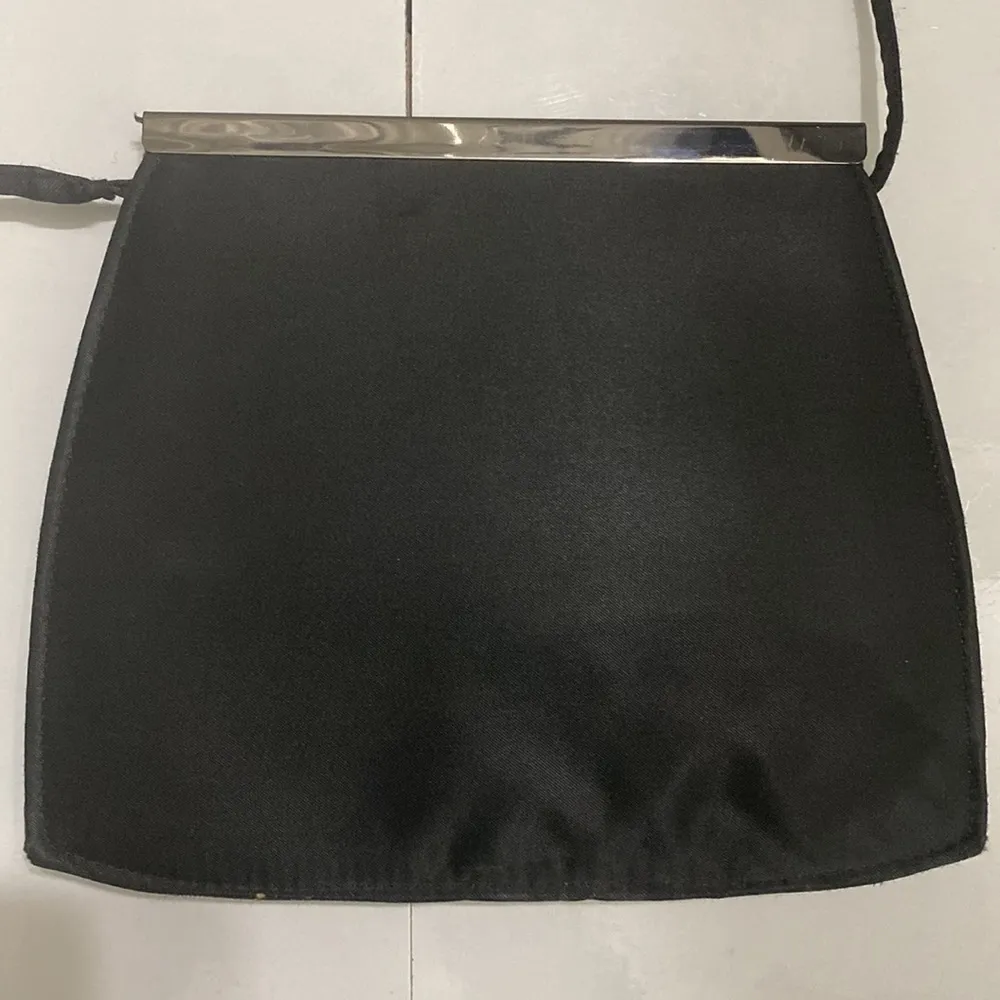 Kenneth Cole Reaction velvet and satin/ evening shoulder/ clutch.Satin strapNWOT Black - Image 5