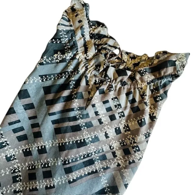 CAbi 3451 Sleeveless Blouse Plaid Trellis‎ Ruffle Neck Keyhole Top Gray Size M - Image 12