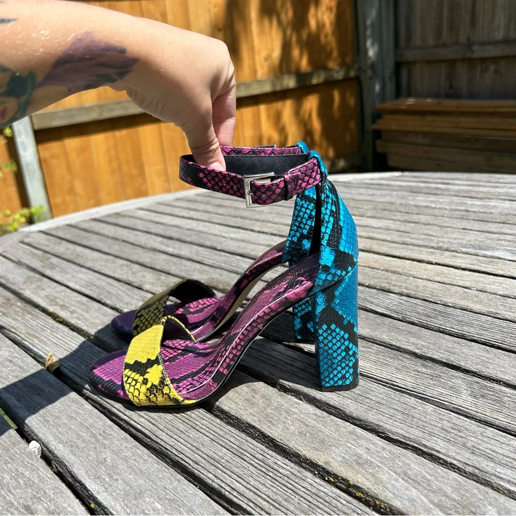 Nine West  Blue Pink‎ Python Print Ola Sandal Size 7.5 - Image 6