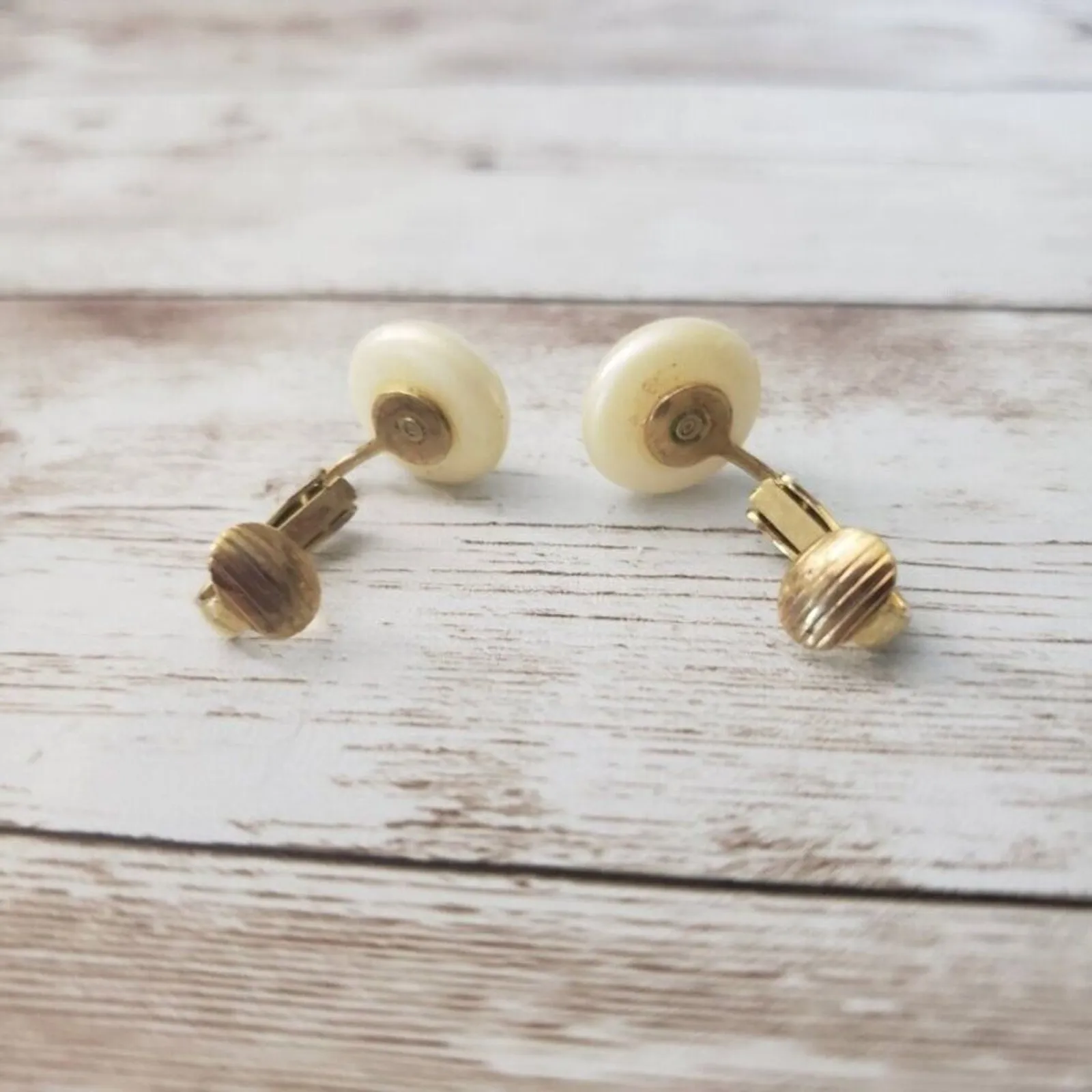 Vintage Clip On Earrings - Image 4