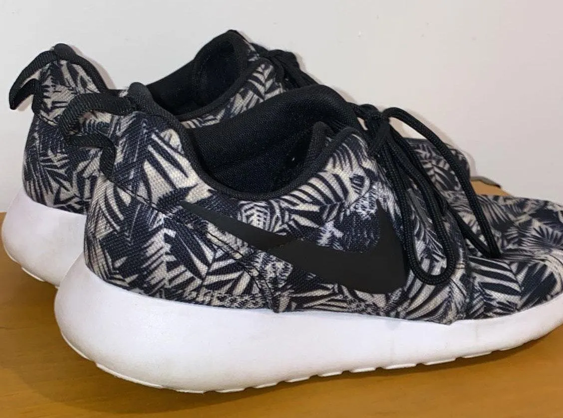 Nike Palm Tree  Shoes - Image 3