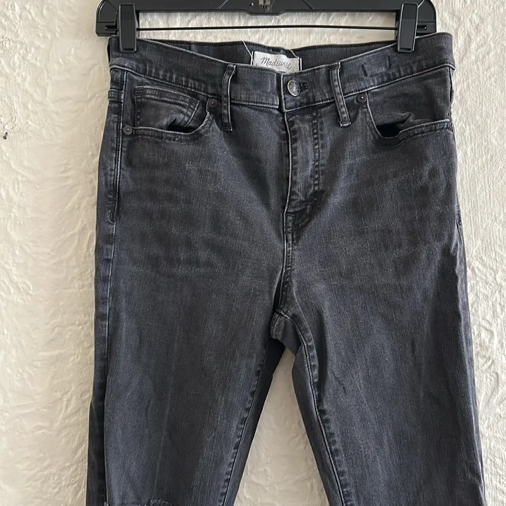 Madewell 9” High Riser Skinny Skinny Gray Black Ripped Knee Jeans 30 - Image 6