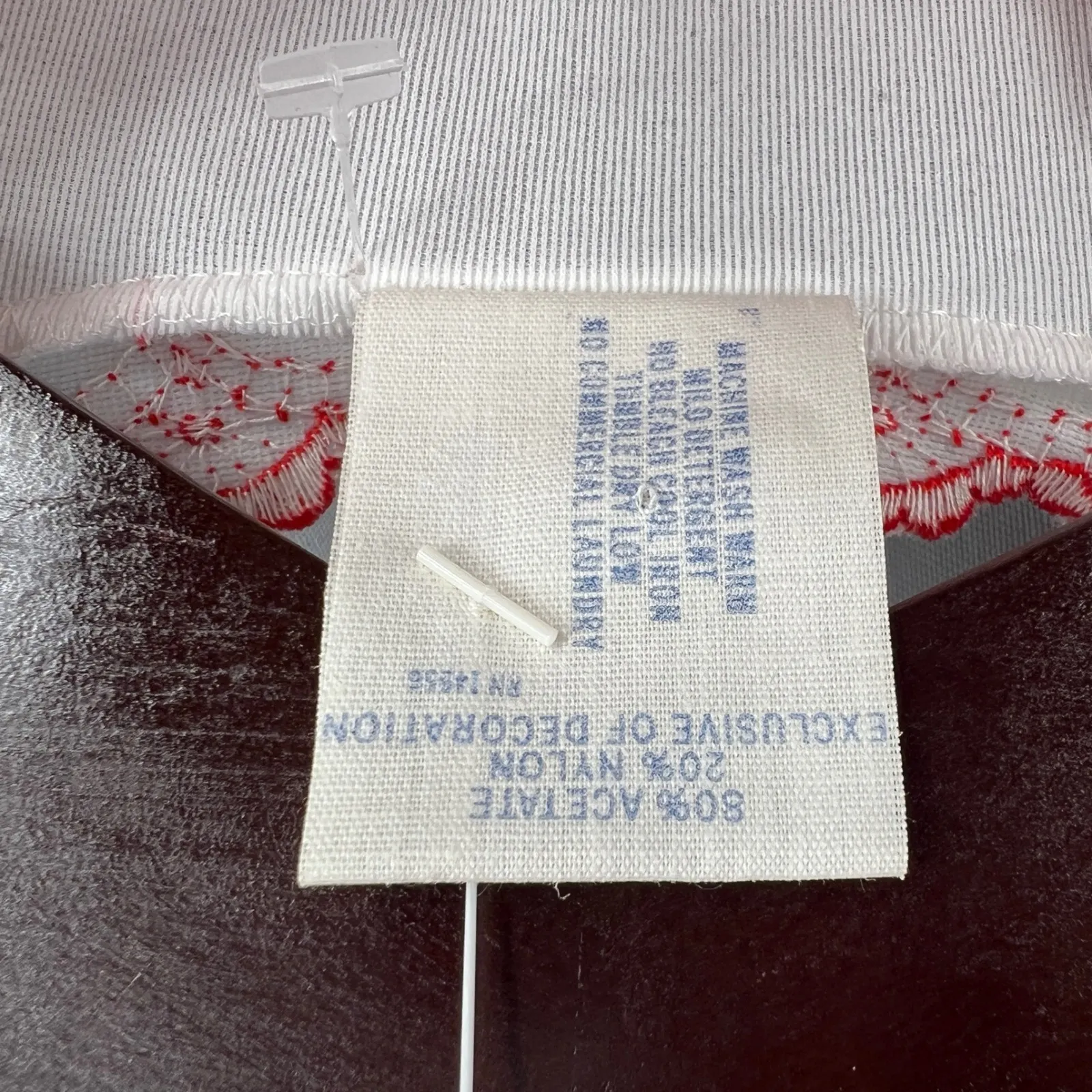 VTG Fashions by Juli Nightgown White Red Floral Embroidered Size S New Deadstock - Image 4