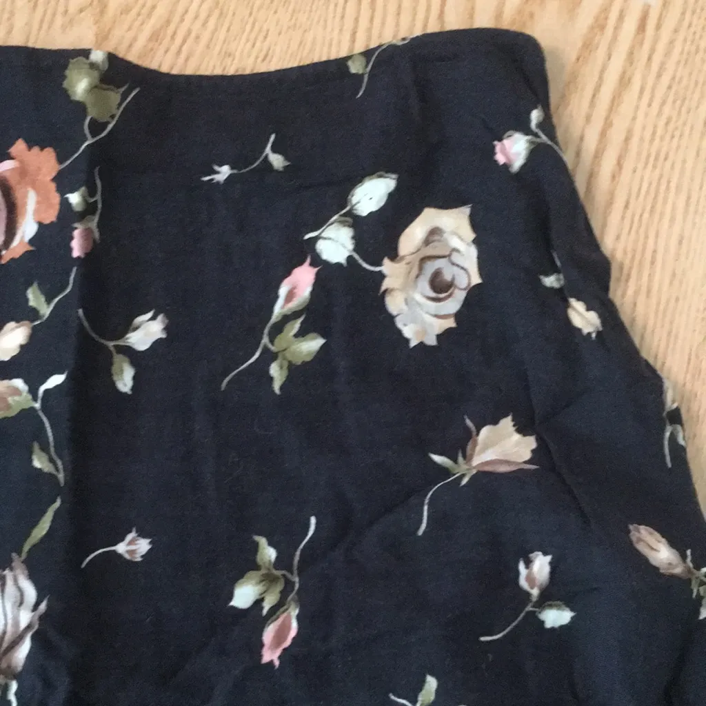 2 Womens Mini Skirts Animal Print/Floral Dressy Casual Black Cream Size Small - Image 6