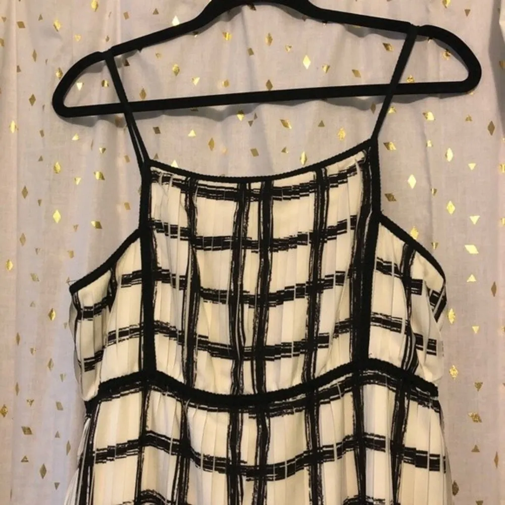 Max Studio NWOT Women's Accordion Pleats Crepe Windowpane Square Neck Dress M - Image 7