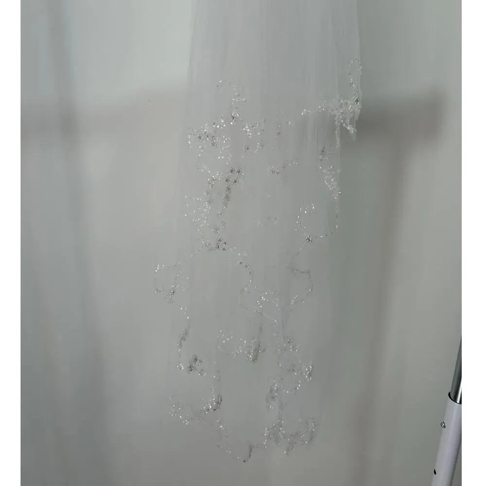Beautiful Strapless Fit & Flare Wedding Dress + Veil Size XS White - Image 13