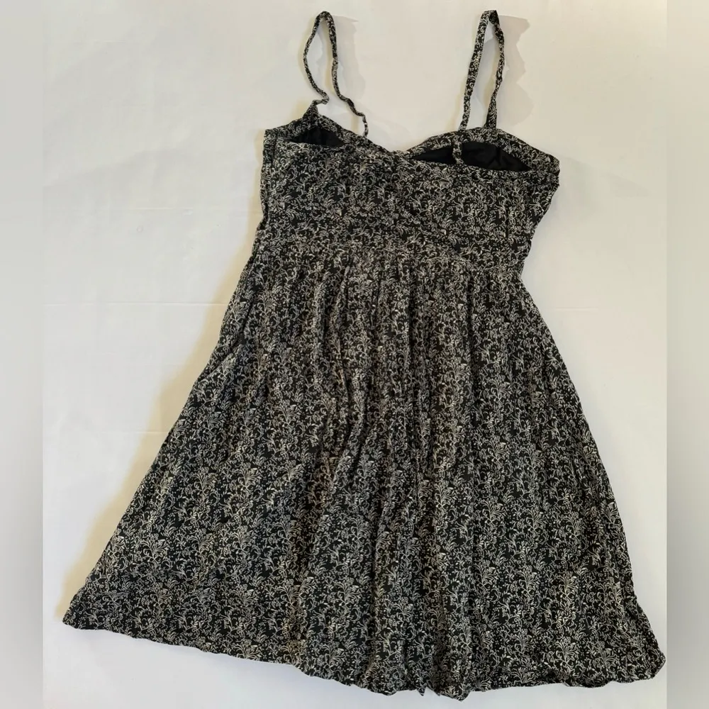 Converse  fit & flare spaghetti strap black & white dress - Image 9