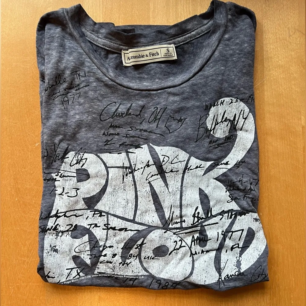 A&F Pink Floyd graphic tshirt - Image 2