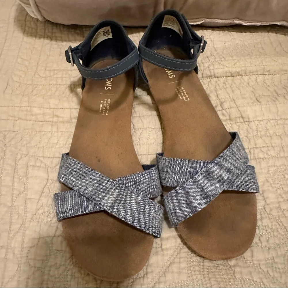 Toms Blue Sandals Denim Canvas Slingback  Flats Minimalist Beachy Coastal Sz 8.5 - Image 2