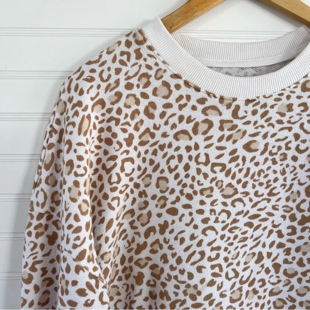 Animal print sweater Size Medium White - Image 3