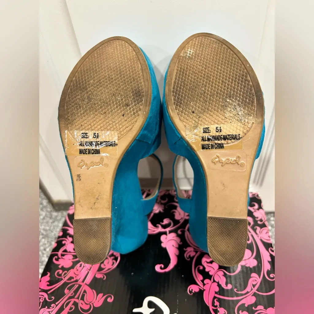 Qupid  Turquoise Wedge Platform Shoes Size 5 1/2 - Image 8