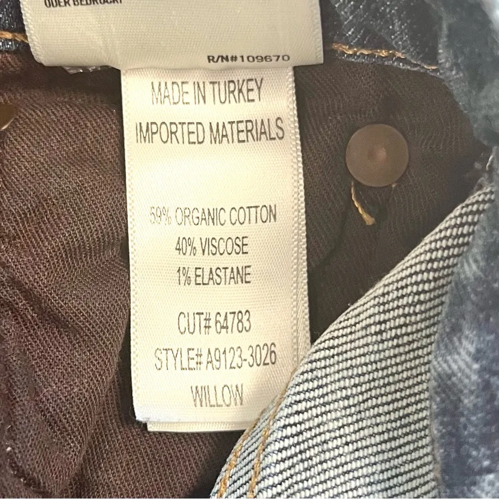 AGOLDE Willow Mid Rise Slim Crop Jeans in Rush - Image 12