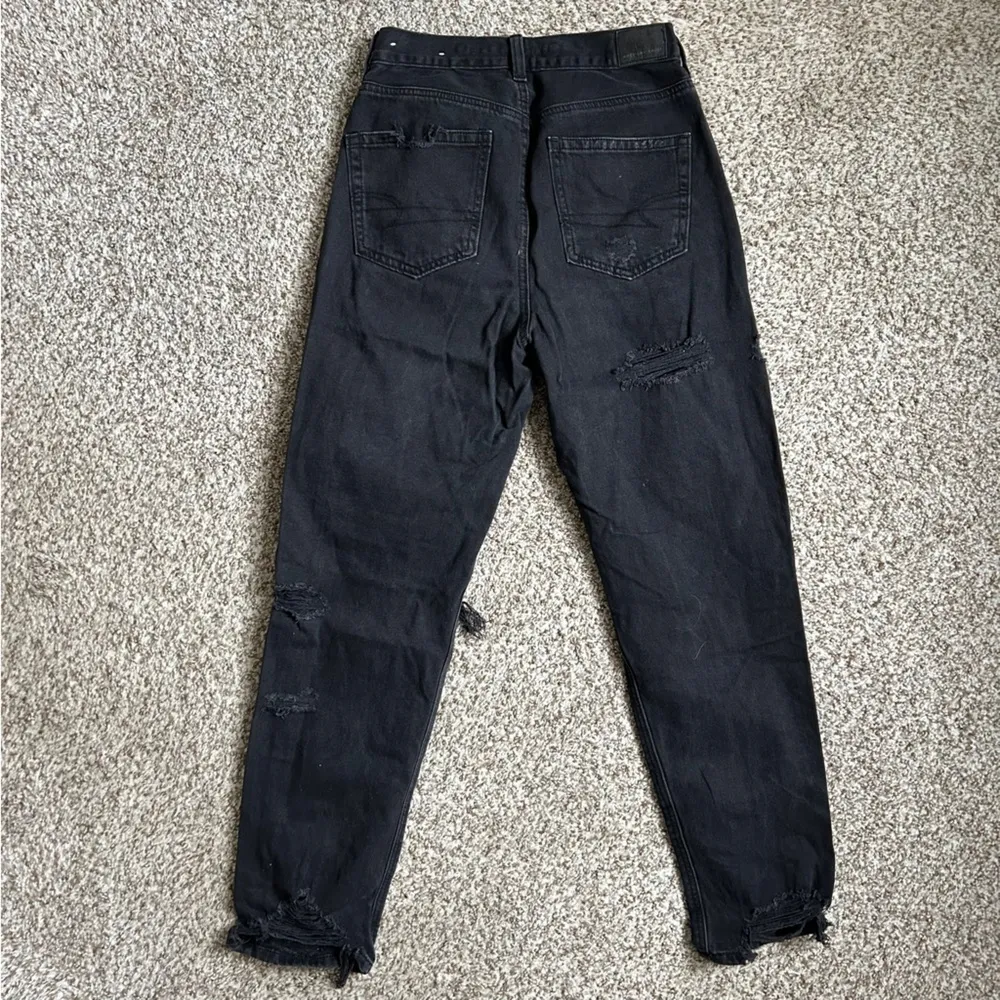 American Eagle Outfitters Black Distressed High Rise Mom Jeans Size 4 Denim - Image 3