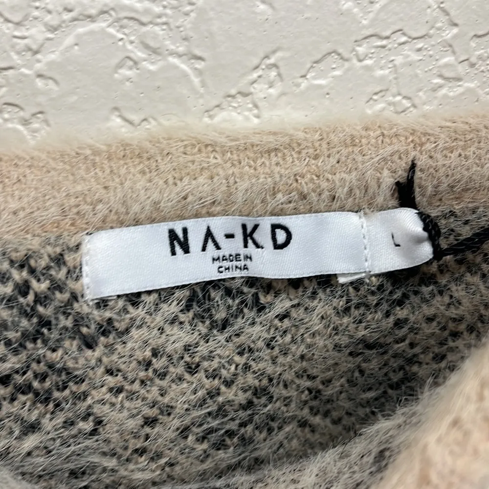 NA-KD Checked Cropped Knitted Top in Beige/ Black L - Image 4