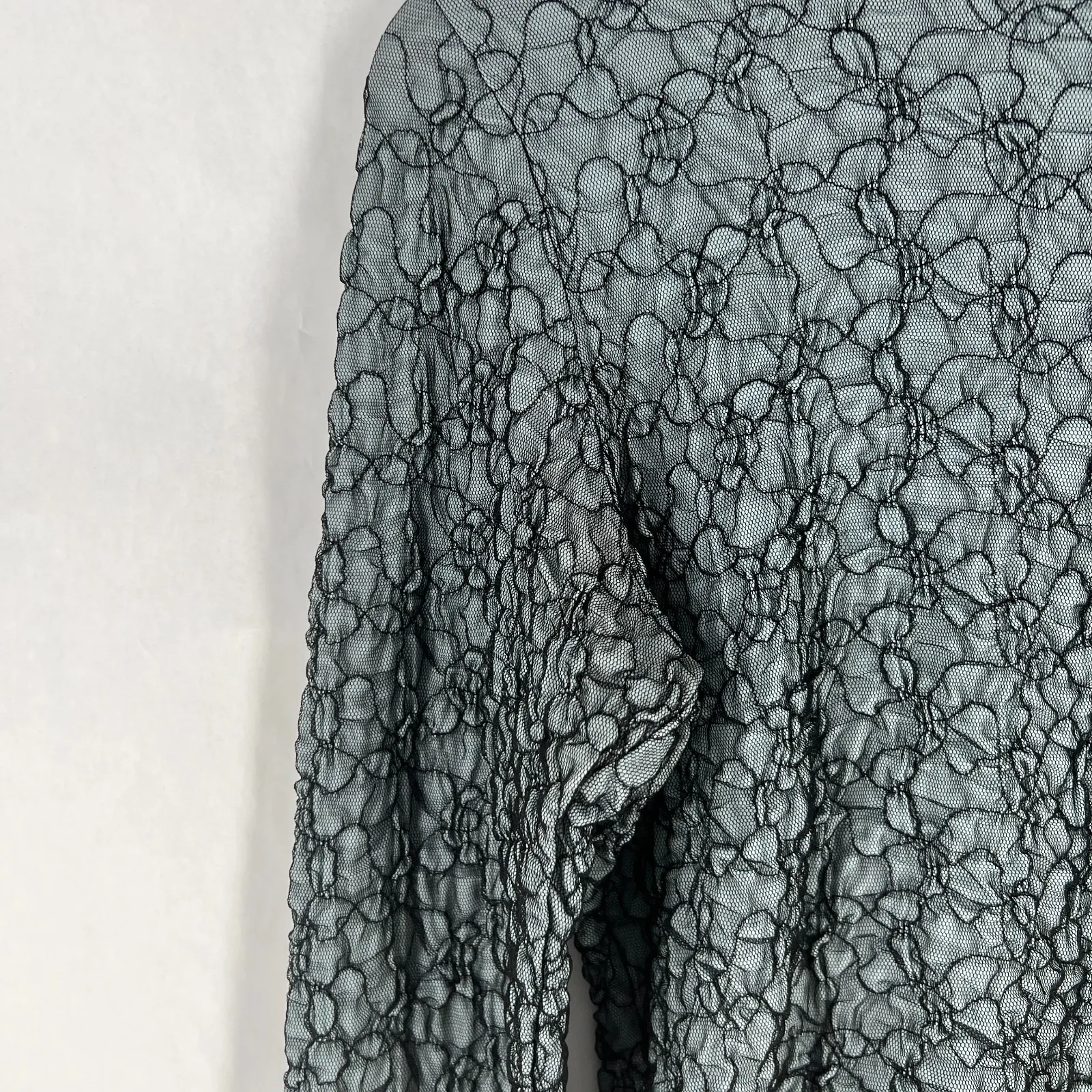 Sno Skins Crop Top Womens Medium Black Lace Sheer Detail Turtle Neck Ski Outdoor Blue - Image 4