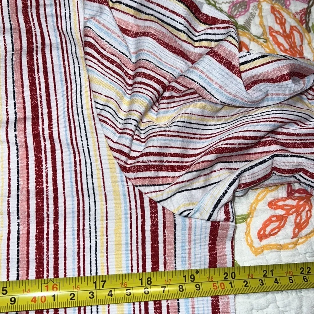 LATE AUGUST women's medium 3/4 sleeve blouse v-neck button accent tie bottom - Image 5