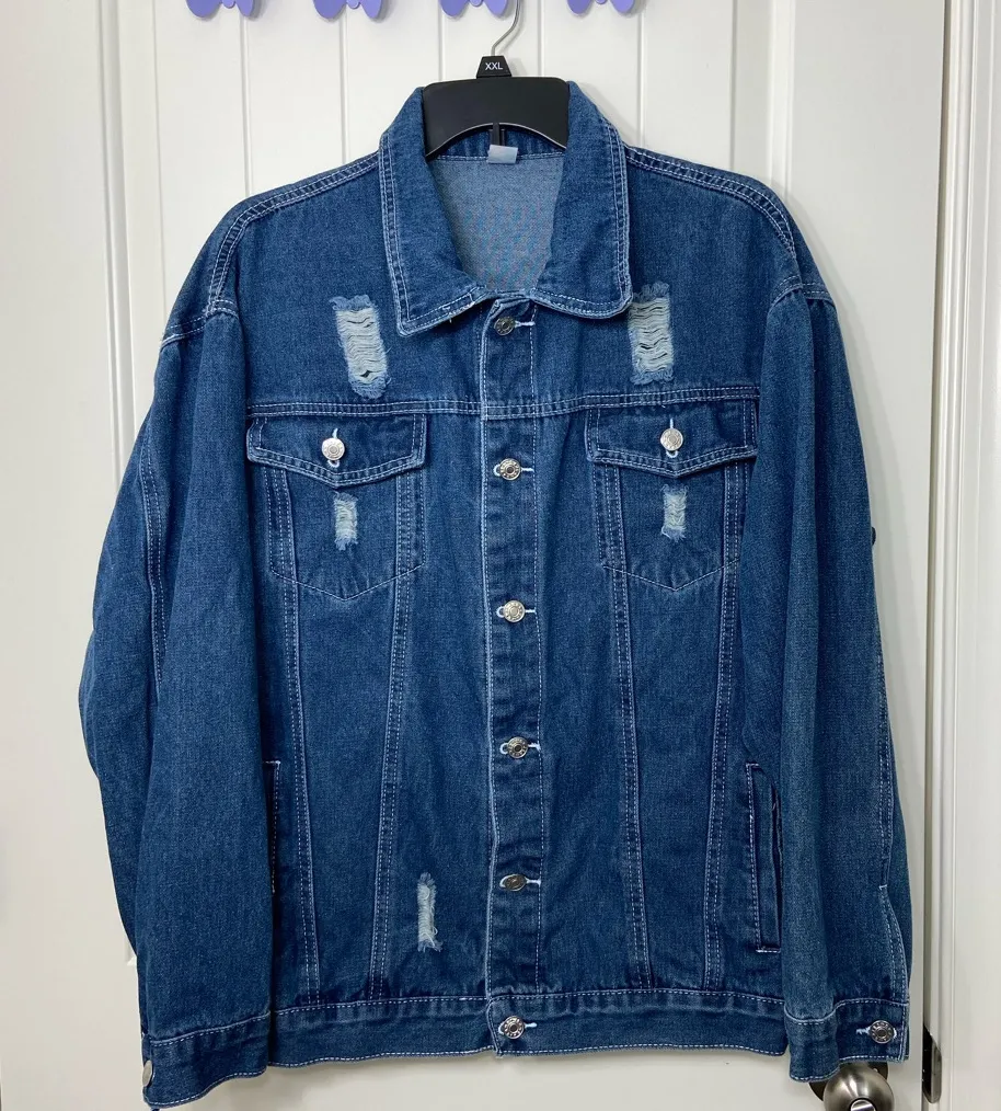 NWOT Women’s unbranded medium wash ripped denim full button Jean jacket XL Blue - Image 1