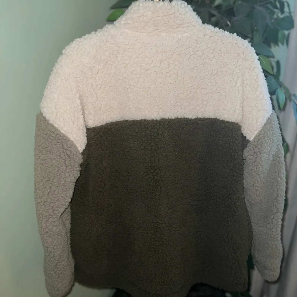 THREAD & SUPPLY Elm Color block Fleece with Long Sleeve in Jasmine Camo NWT Lg - Image 7