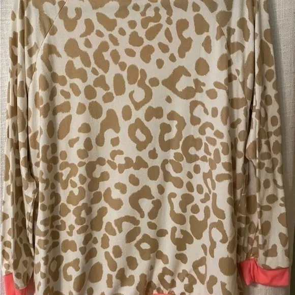 Woman’s Animal print Sweatshirt Soft‎ Size 1XL Tan - Image 2
