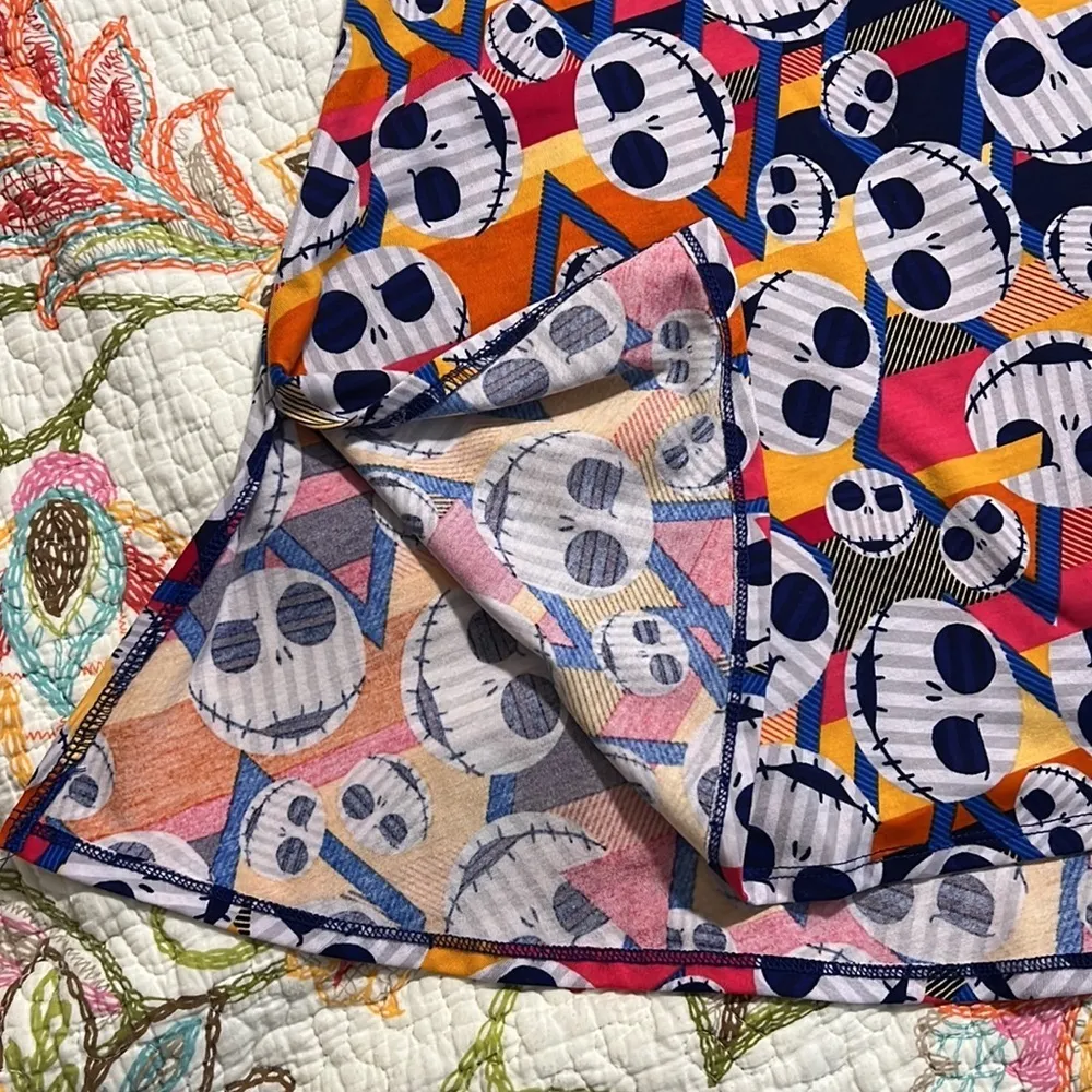 LuLaRoe size 2XL women's classic tee Jack Skellington hi low round neckline sslv - Image 7