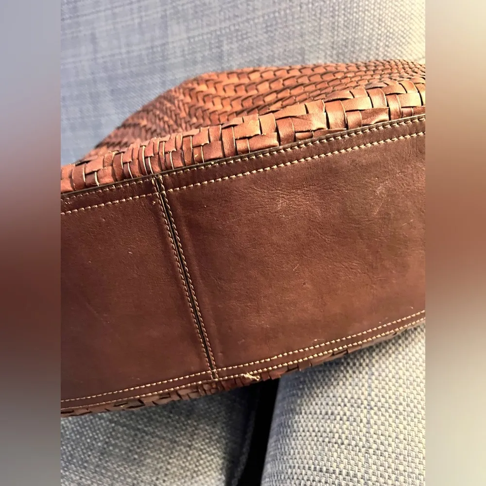 Cole Haan Genevieve Weave Brown Lg Triangle Handbag- bag sold out on website - Image 9