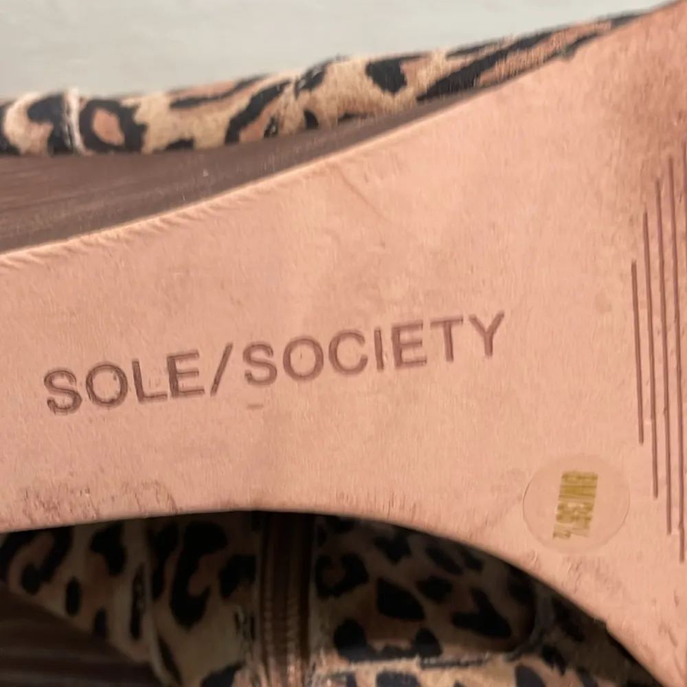 Sole Society Patsy Leopard Print Leather Side Zip Wedge Ankle Booties size 8 - Image 8