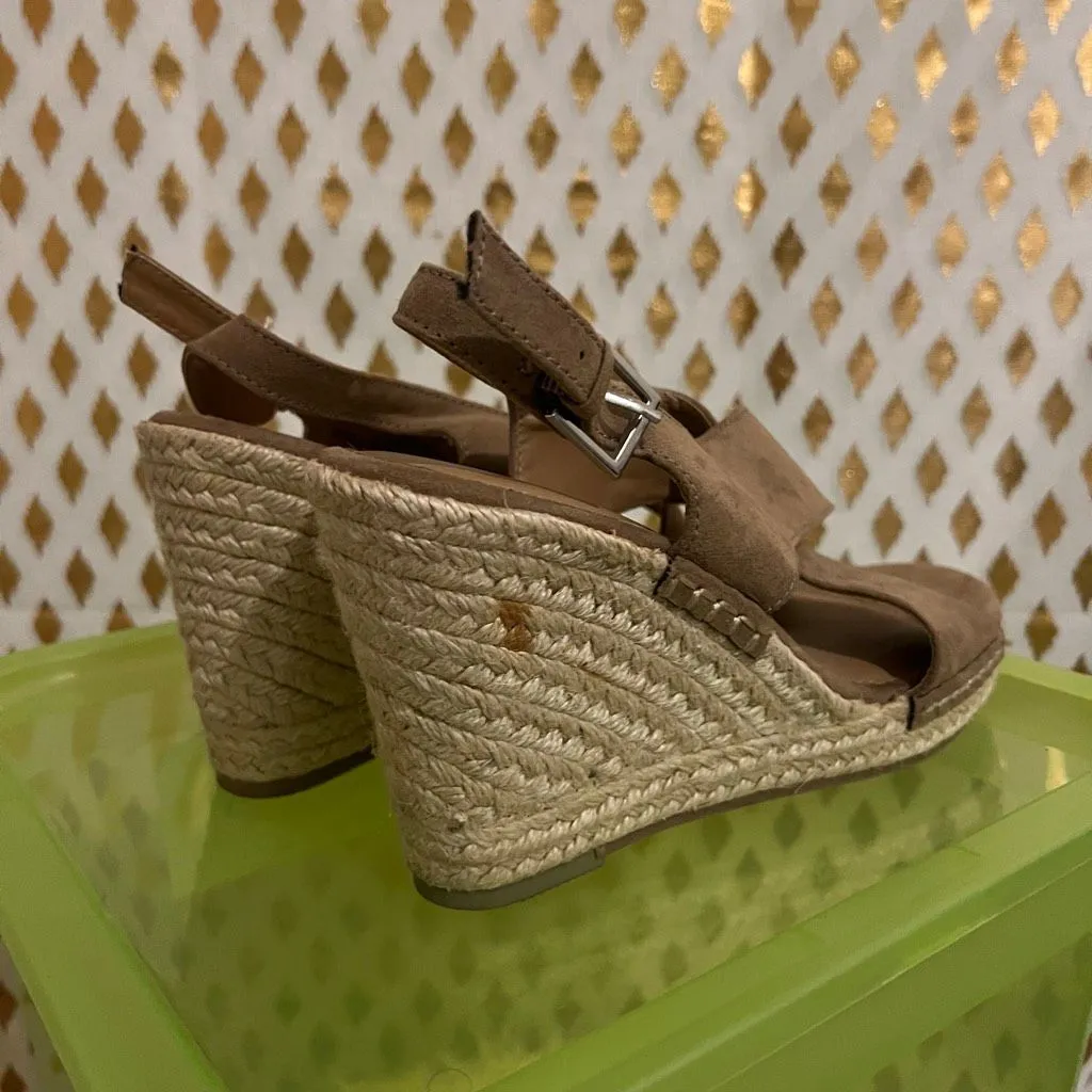 Wedge heel sandals size 8 Tan - Image 4