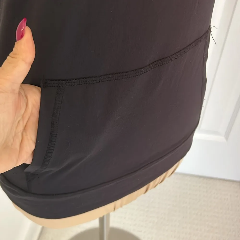 Alala Twisted Back Hooded Tank Black - Image 6