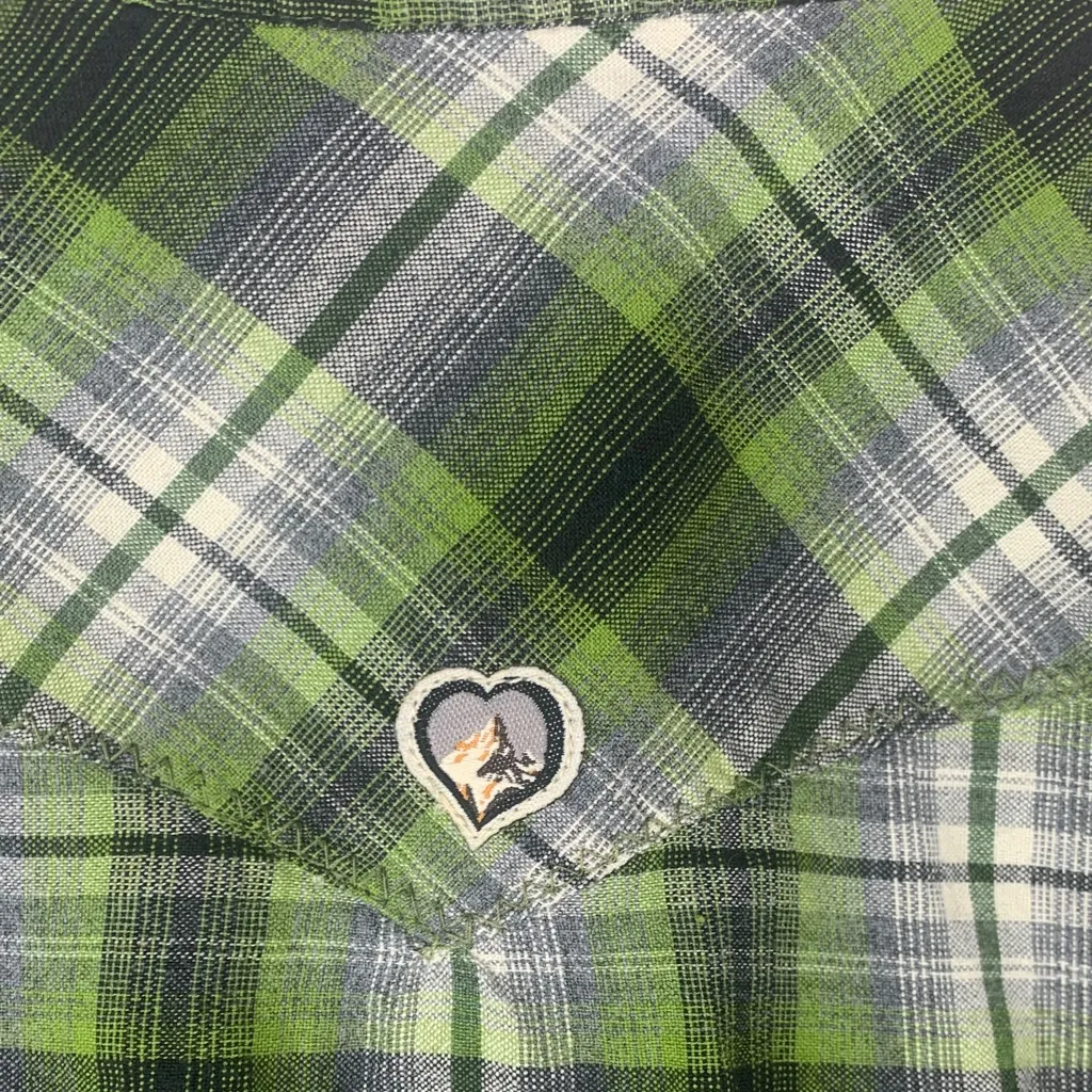 KÜHL size large women's long sleeve Green Plaid Shirt pearl snap button down - Image 10