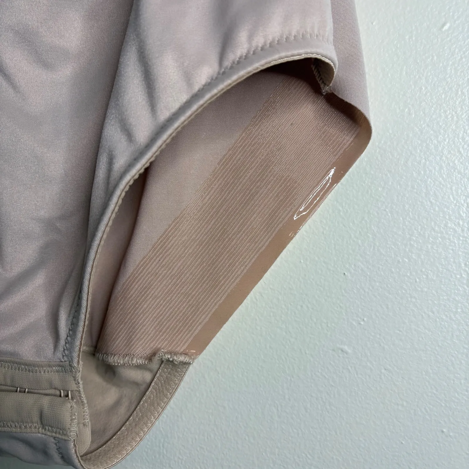 Miraclesuit 36C Strapless Bodysuit Shaping Corset Beige Underwire Control - Image 2