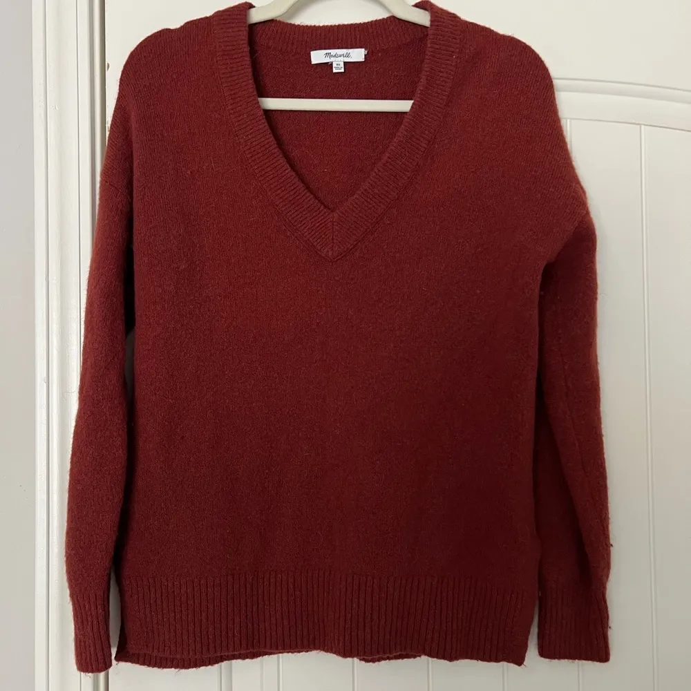 Madewell Bartlett V-Neck Pullover Sweater in Coziest Yarn - Image 3