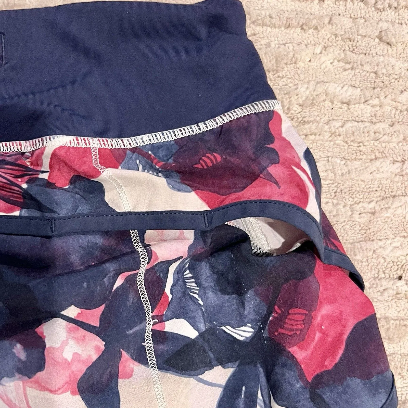 Lululemon Women’s Run Speed Short 2 Way Stretch Inky Floral Ghost Inkwell GUC 4 - Image 10